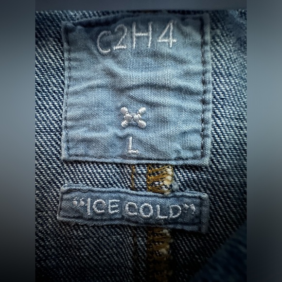 C2H4 Spring/Summer 2016 “Ice Cold” denim pullover - Picture 5 of 5